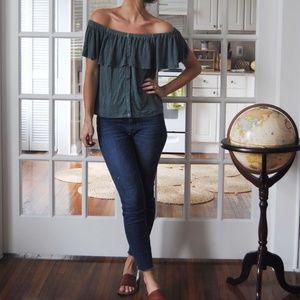 American Eagle Off the Shoulder Top sz small M